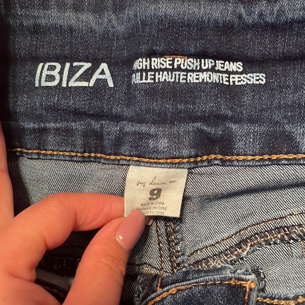 Distressed jeans - Picture 4 of 4
